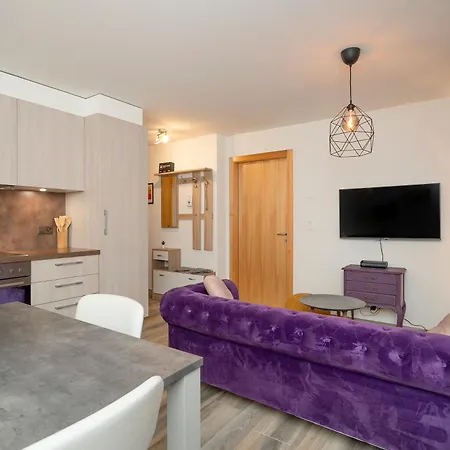 Lotus 公寓 奥瓦伦纳茨