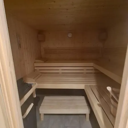 Lotus 公寓 奥瓦伦纳茨